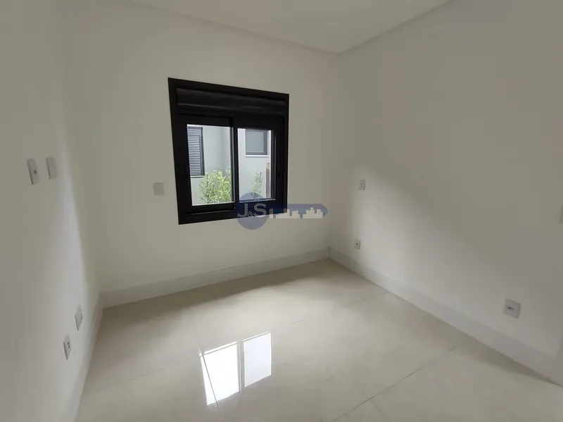 MAGNÍFICA CASA CEM CONDOMINIO COM FUNDO PARA O LAGO: 20ª foto da galeria de imagens do imóvel