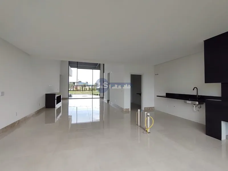 MAGNÍFICA CASA CEM CONDOMINIO COM FUNDO PARA O LAGO: 28ª foto da galeria de imagens do imóvel
