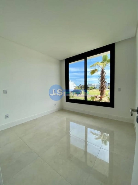MAGNÍFICA CASA CEM CONDOMINIO COM FUNDO PARA O LAGO: 32ª foto da galeria de imagens do imóvel