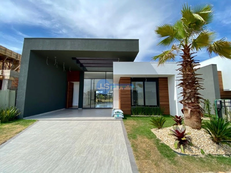 MAGNÍFICA CASA CEM CONDOMINIO COM FUNDO PARA O LAGO: 1ª foto da galeria de imagens do imóvel