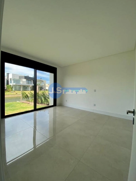 MAGNÍFICA CASA CEM CONDOMINIO COM FUNDO PARA O LAGO: 35ª foto da galeria de imagens do imóvel