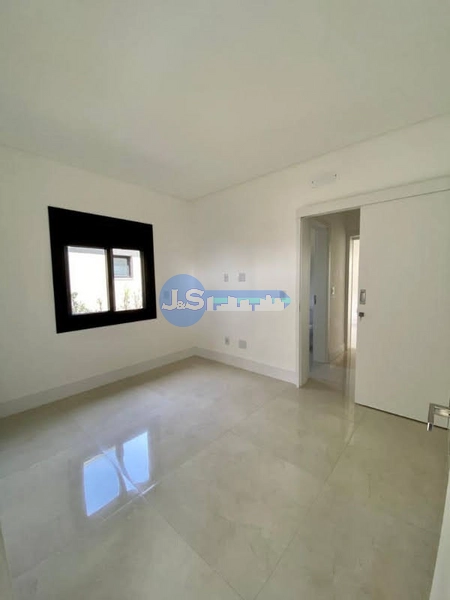 MAGNÍFICA CASA CEM CONDOMINIO COM FUNDO PARA O LAGO: 30ª foto da galeria de imagens do imóvel