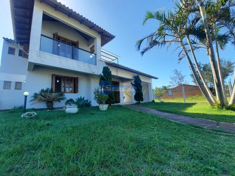 EXCELENTE CASA PRÓXIMA AO MAR: 2ª foto da galeria de imagens do imóvel
