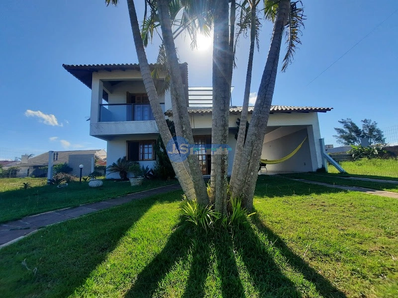 EXCELENTE CASA PRÓXIMA AO MAR: 4ª foto da galeria de imagens do imóvel
