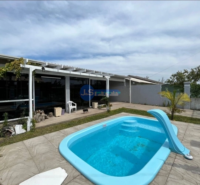 Casa de Praia em Atlântida Sul: 1ª foto da galeria de imagens do imóvel