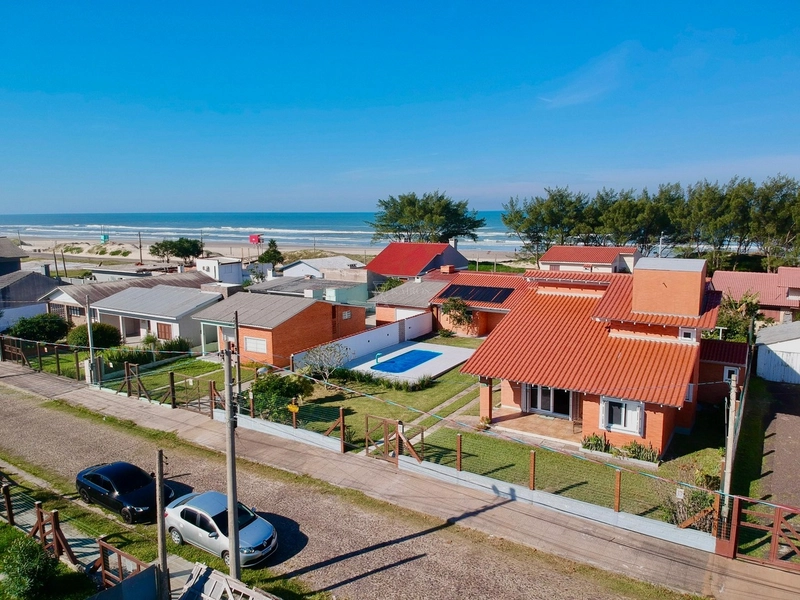 Casa em Rainha do Mar: 2ª foto da galeria de imagens do imóvel