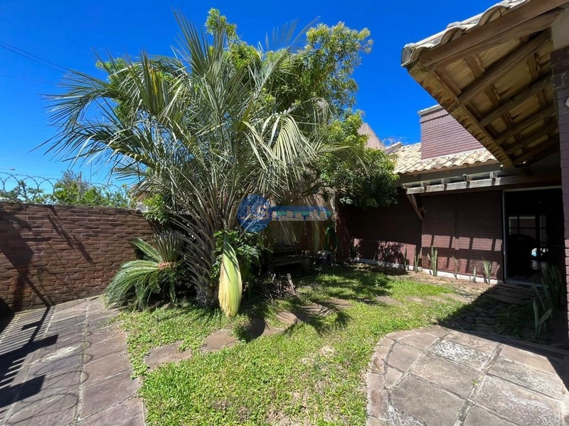 Casa em Atlântida Sul: 35ª foto da galeria de imagens do imóvel