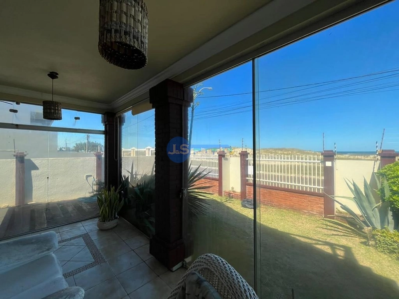Casa em Atlântida Sul: 71ª foto da galeria de imagens do imóvel