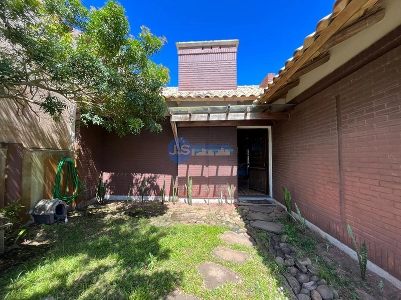 Casa em Atlântida Sul: 63ª foto da galeria de imagens do imóvel