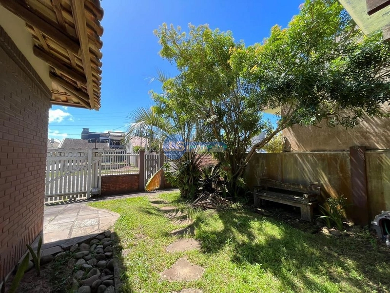 Casa em Atlântida Sul: 61ª foto da galeria de imagens do imóvel