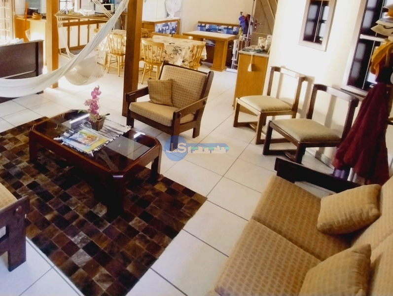 Casa em Atlântida Sul: 15ª foto da galeria de imagens do imóvel