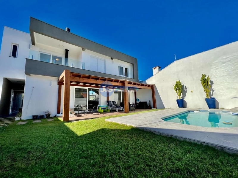 Excelente casa em Atlântida Sul: 11ª foto da galeria de imagens do imóvel