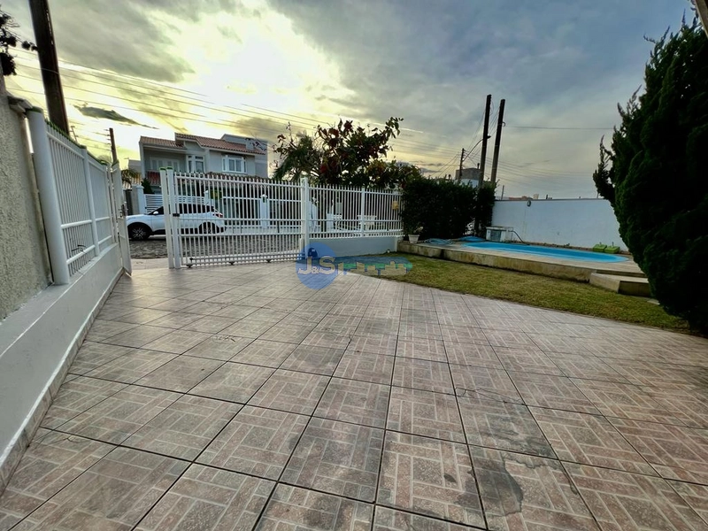 Casa em Atlântida Sul: 6ª foto da galeria de imagens do imóvel
