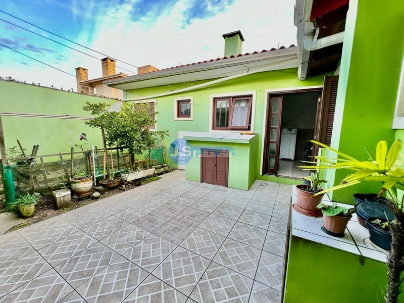 Casa em Atlântida Sul: 3ª foto da galeria de imagens do imóvel
