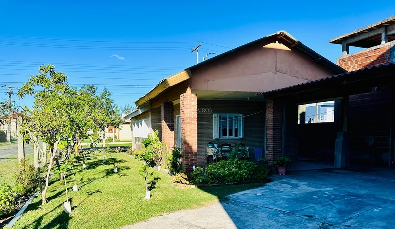 Casa em Atlântida Sul: 30ª foto da galeria de imagens do imóvel