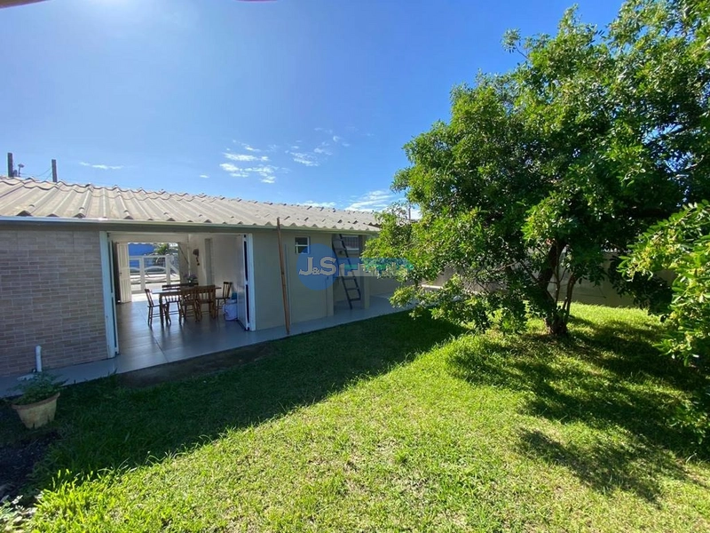 Casa em Atlântida Sul: 6ª foto da galeria de imagens do imóvel