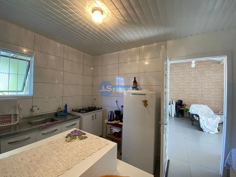 Casa em Atlântida Sul: 10ª foto da galeria de imagens do imóvel