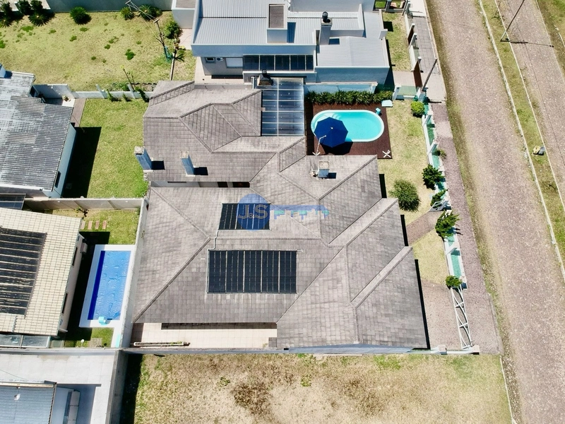 Casa em Atlântida Sul: 16ª foto da galeria de imagens do imóvel