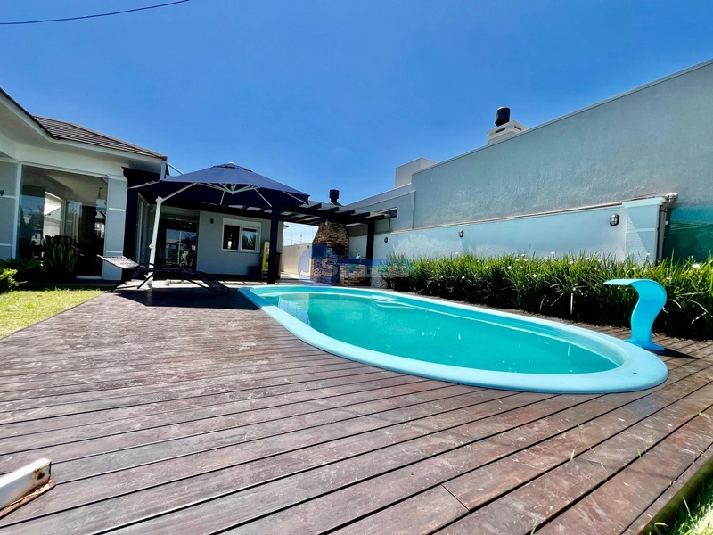 Casa em Atlântida Sul: 19ª foto da galeria de imagens do imóvel