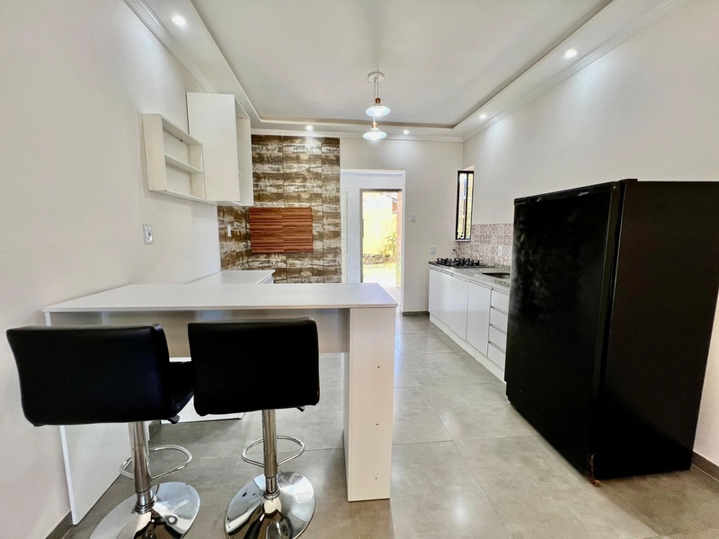 CASA DE PRAIA EM LAJE: 2ª foto da galeria de imagens do imóvel