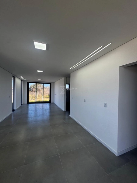 CASA DE PRAIA EM FASE DE ACABAMENTO: 3ª foto da galeria de imagens do imóvel