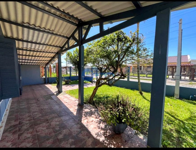 Casa em Atlântida Sul: 7ª foto da galeria de imagens do imóvel