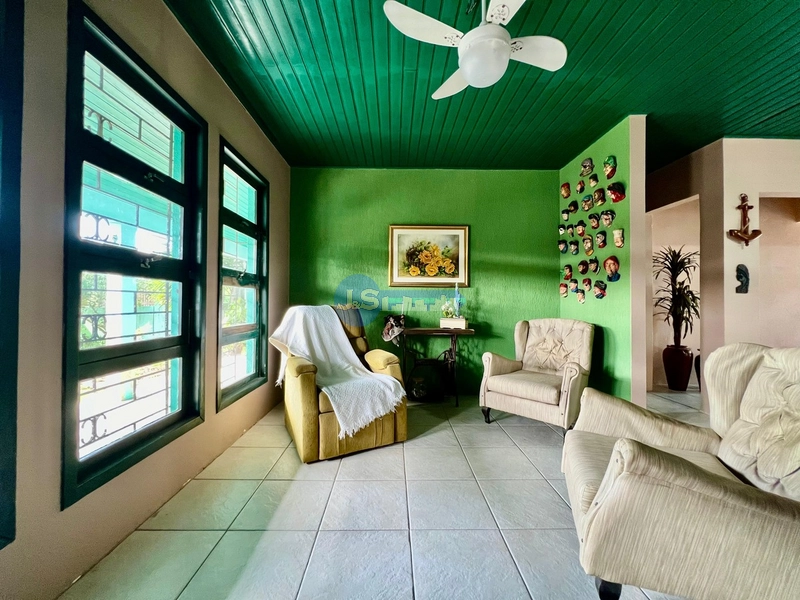 Casa em Atlântida Sul: 17ª foto da galeria de imagens do imóvel