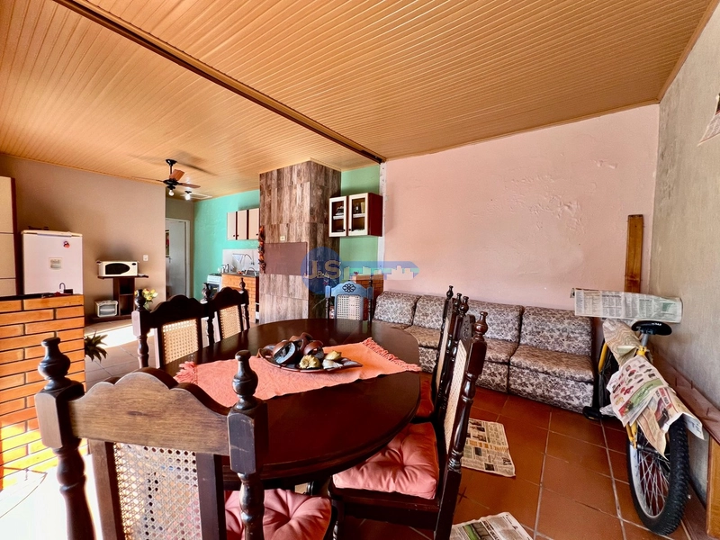 Casa em Atlântida Sul: 3ª foto da galeria de imagens do imóvel