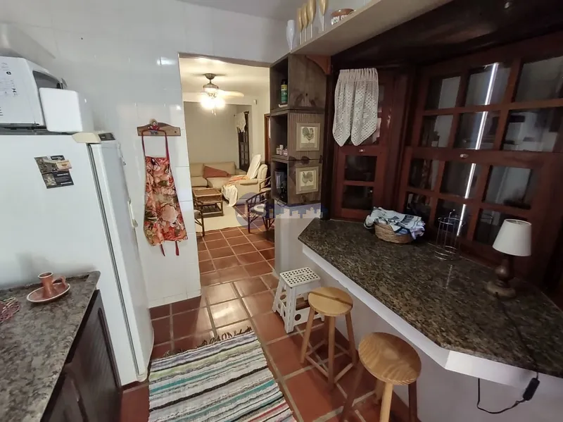 CASA DE PRAIA EM LAJE PRÓXIMO AO MAR: 9ª foto da galeria de imagens do imóvel