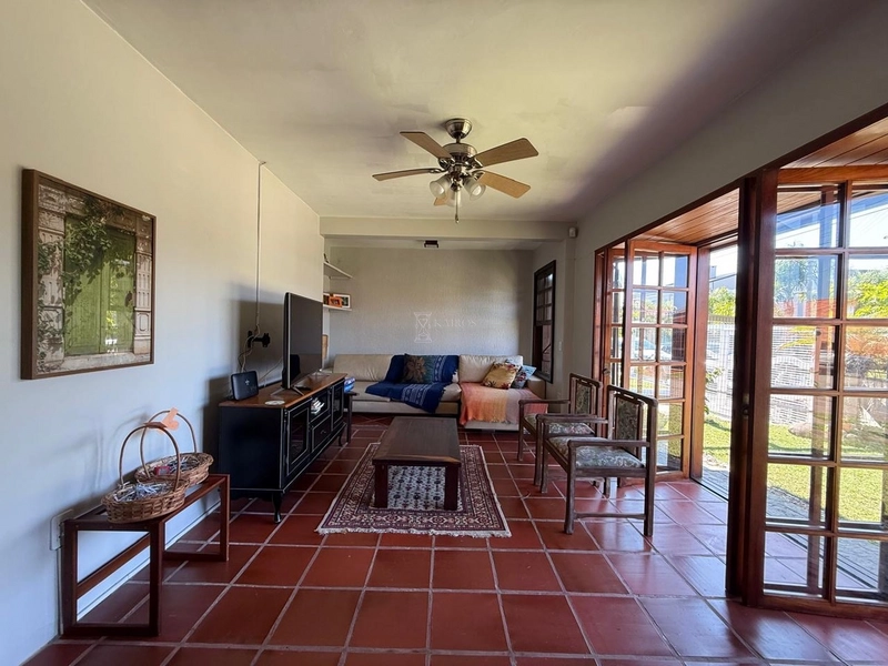 CASA DE PRAIA EM LAJE PRÓXIMO AO MAR: 25ª foto da galeria de imagens do imóvel