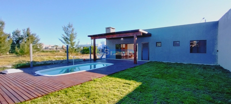 EXCELENTE CASA DE PRAIA COM PISCINA: 3ª foto da galeria de imagens do imóvel