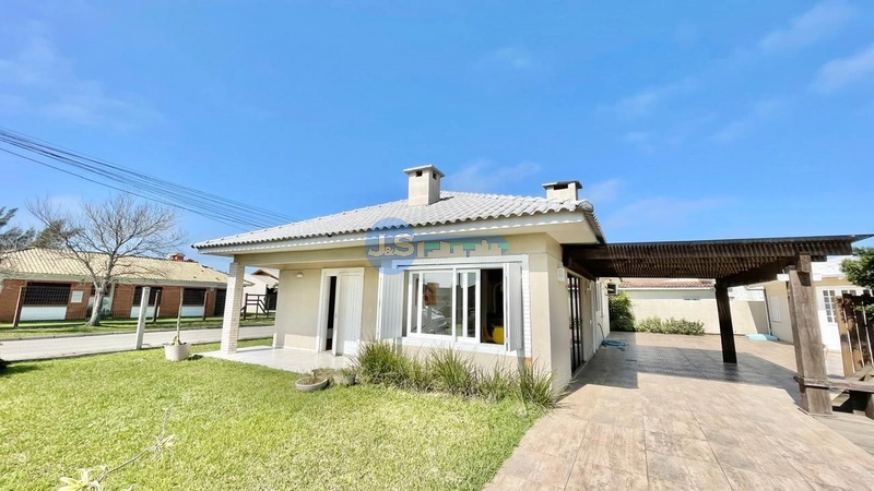 Excelente Casa de Praia com 2 Terrenos: 1ª foto da galeria de imagens do imóvel