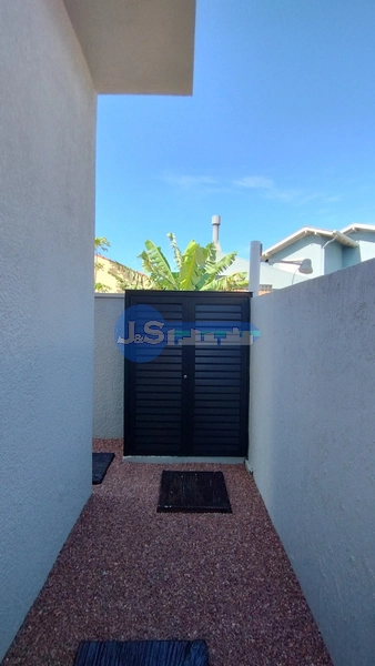 EXCELENTE CASA DE PRAIA PRÓXIMA AO MAR: 2ª foto da galeria de imagens do imóvel