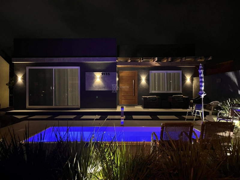CASA DE PRAIA COM PISCINA: 3ª foto da galeria de imagens do imóvel