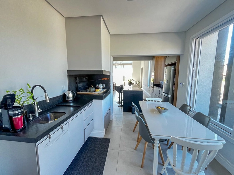 EXCELENTE CASA PRÓXIMA AO MAR: 7ª foto da galeria de imagens do imóvel