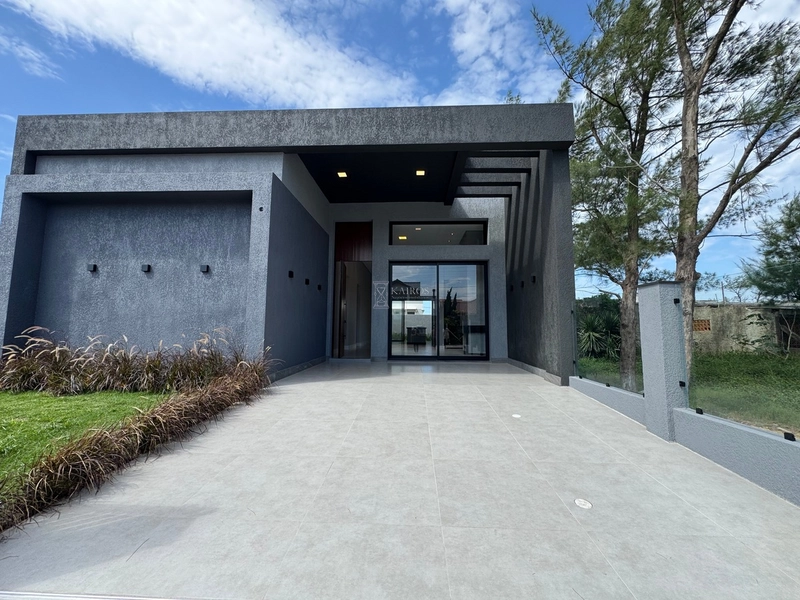 EXCELENTE CASA DE PRAIA PRÓXIMA AO MAR: 4ª foto da galeria de imagens do imóvel