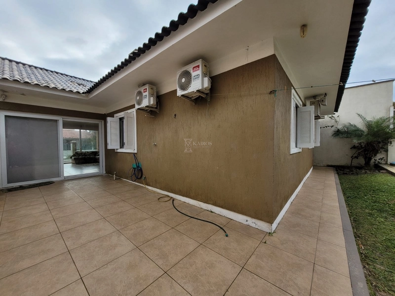 EXCELENTE CASA COM PISCINA: 3ª foto da galeria de imagens do imóvel