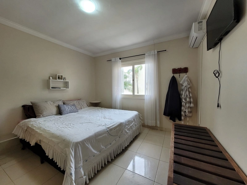 EXCELENTE CASA COM PISCINA: 11ª foto da galeria de imagens do imóvel