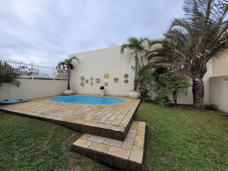 EXCELENTE CASA COM PISCINA: 2ª foto da galeria de imagens do imóvel