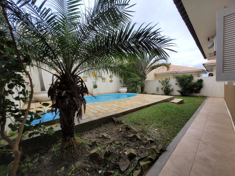 EXCELENTE CASA COM PISCINA: 7ª foto da galeria de imagens do imóvel
