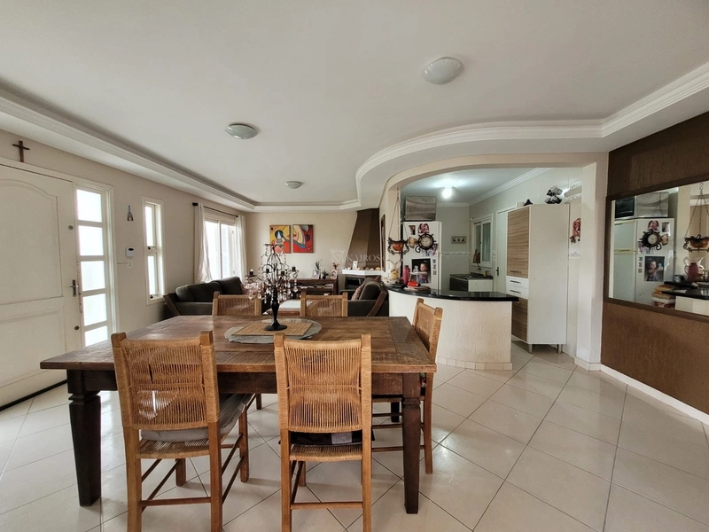 EXCELENTE CASA COM PISCINA: 9ª foto da galeria de imagens do imóvel