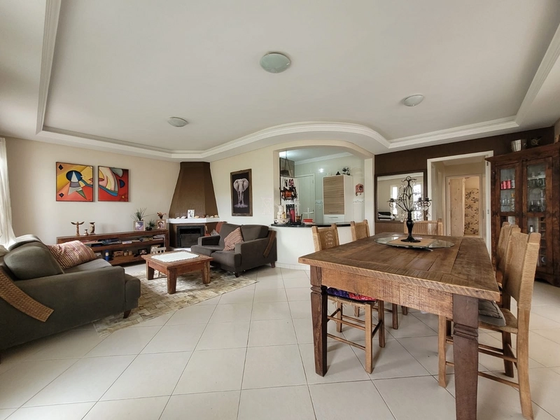 EXCELENTE CASA COM PISCINA: 21ª foto da galeria de imagens do imóvel