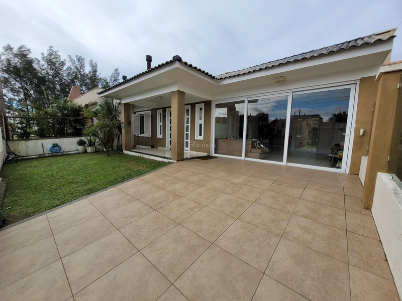 EXCELENTE CASA COM PISCINA: 1ª foto da galeria de imagens do imóvel