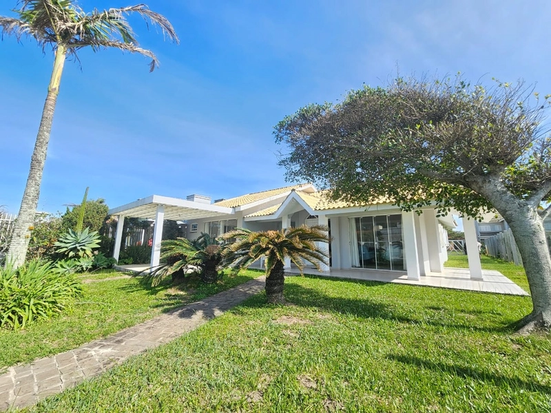 CASA DE PRAIA COM 2 TERRENOS: 1ª foto da galeria de imagens do imóvel