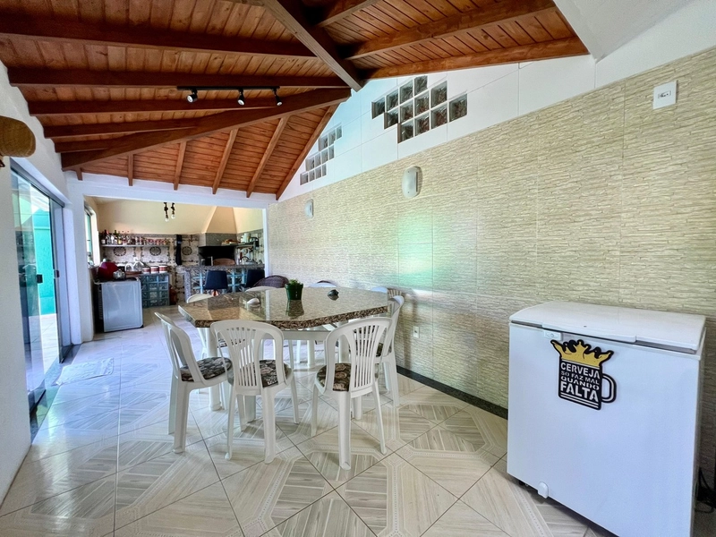 EXCELENTE CASA DE PRAIA PRÓXIMA AO MAR COM PISCINA: 16ª foto da galeria de imagens do imóvel