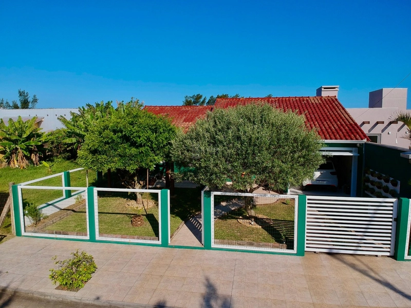 EXCELENTE CASA DE PRAIA PRÓXIMA AO MAR COM PISCINA: 7ª foto da galeria de imagens do imóvel