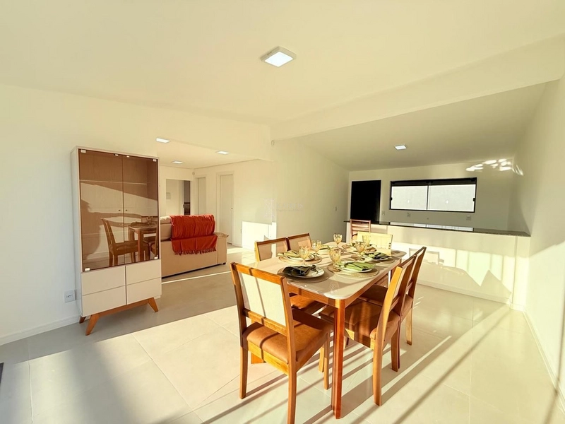 EXCELENTE CASA COM PISCINA: 5ª foto da galeria de imagens do imóvel