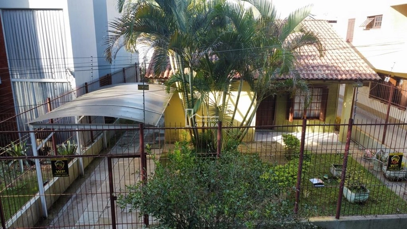 Casa com ótima localização