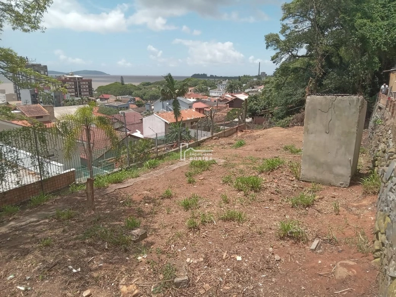 Terreno em área nobre: 2ª foto da galeria de imagens do imóvel