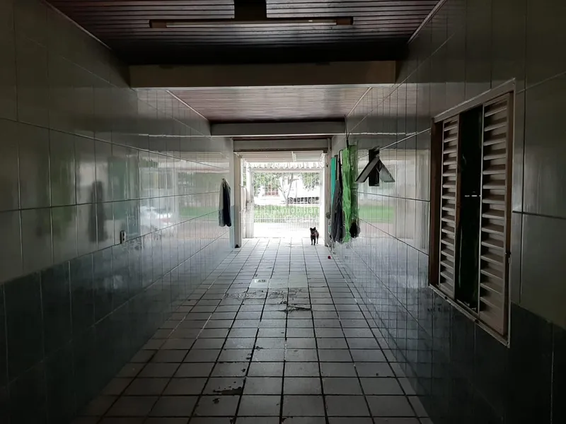 CASA NA AVENIDA, PRÓXIMO A TODOS OS COMÉRCIOS DO BAIRRO: 3ª foto da galeria de imagens do imóvel